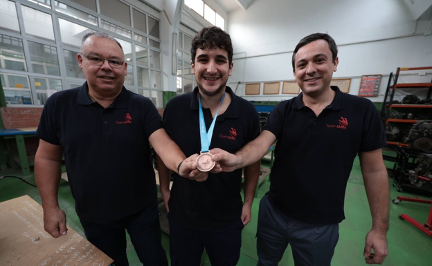 Imagen de la noticia: Javier López, primer medallista malagueño en WorldSkills